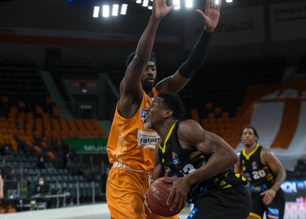 两支球队在 两支球队在